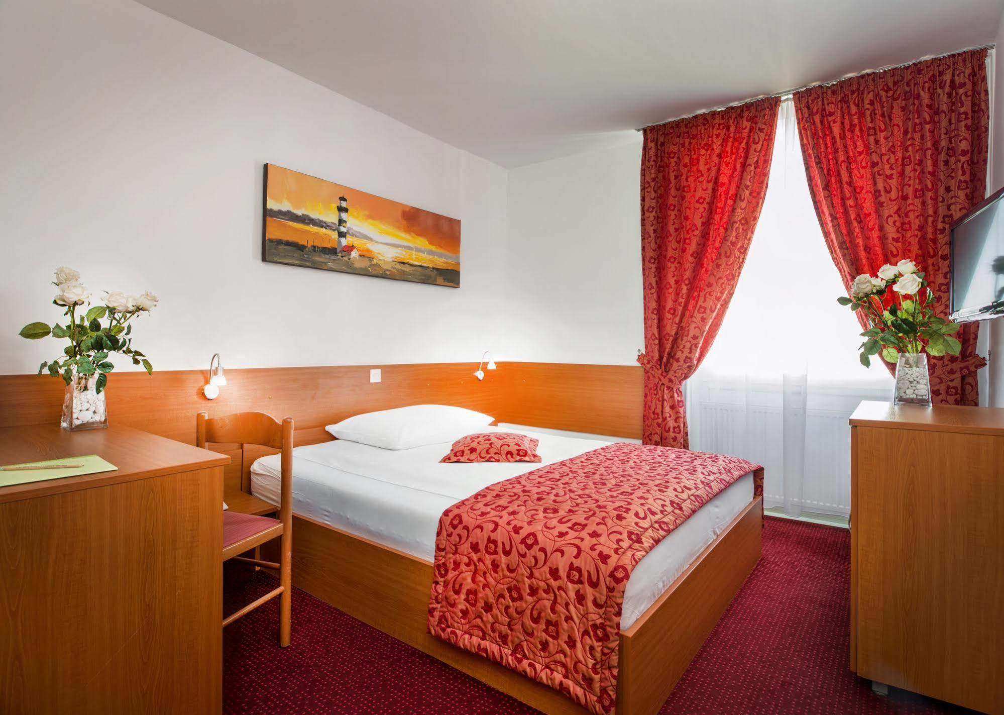 Hotel Park 3*